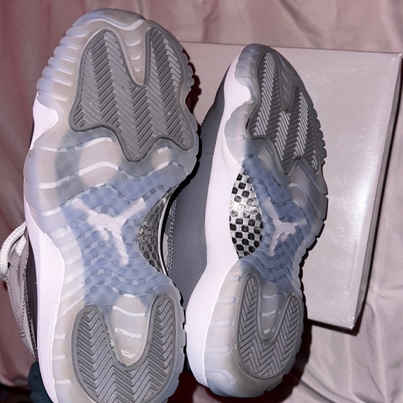 Brand new Grey Jordan 11 - Picture 2 of 4